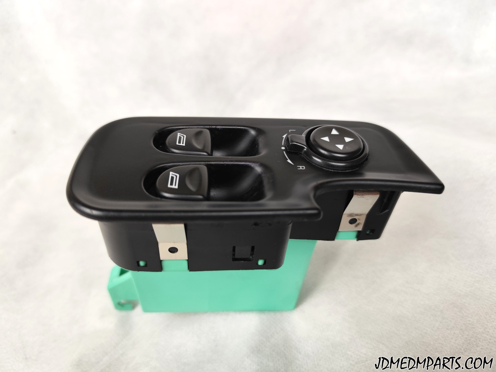 Alfa Romeo GT 937 Power Window Switch Left Driver Side 156071220 / 61026700 TRW OEM