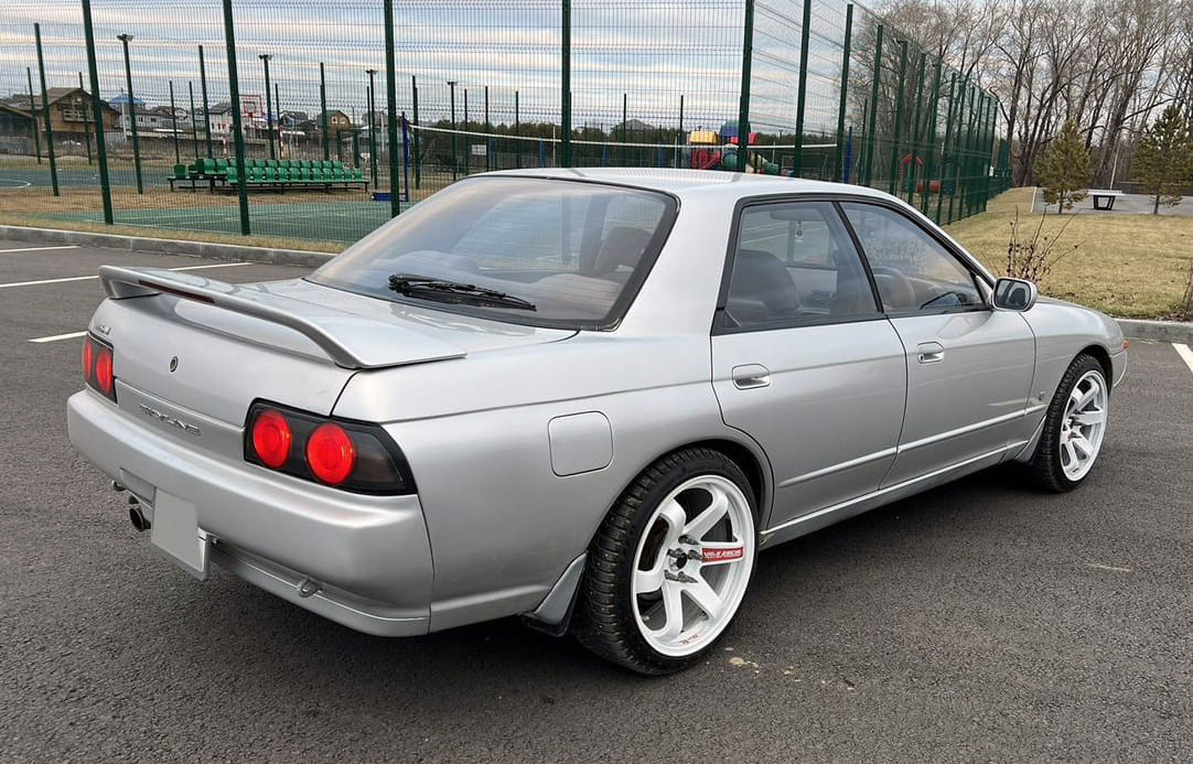 Nissan Skyline R32 JDM 4-Door