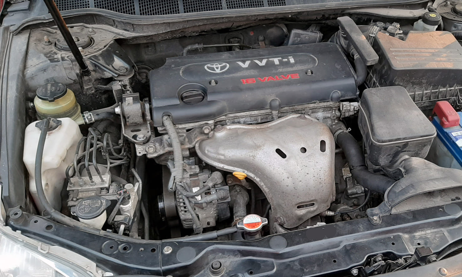 Toyota Camry 2AZ-FE engine